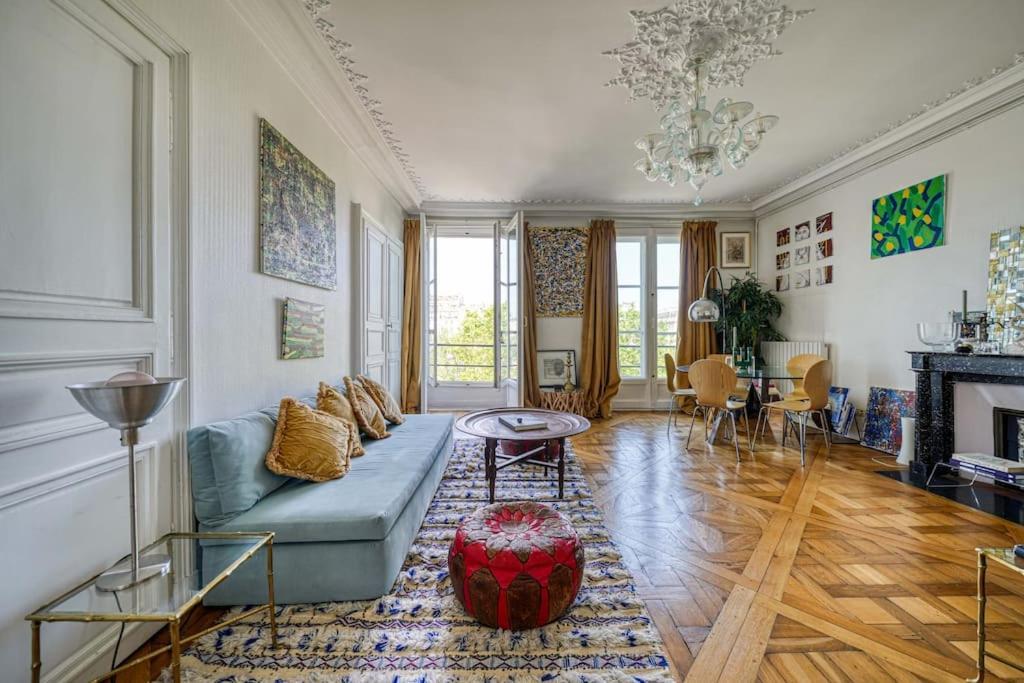 Av Experiences - Saint Louis Luxury Paris