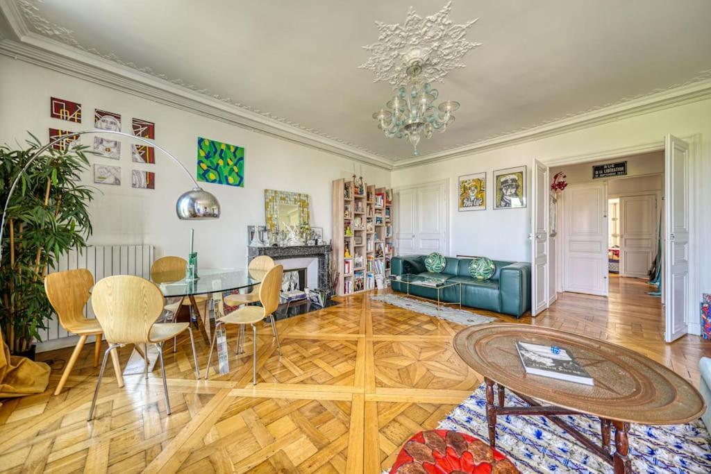 Av Experiences - Saint Louis Luxury * Paris